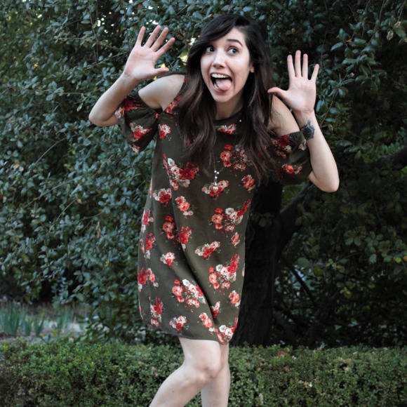 Meet your Posher, Christina - Picture 1 of 1